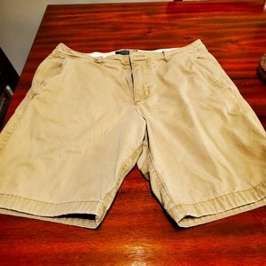 Abercrombie & Fitch Shorts - Khaki Beige - 6" Inseem.